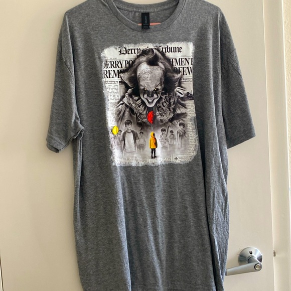 Other - Pennywise tee